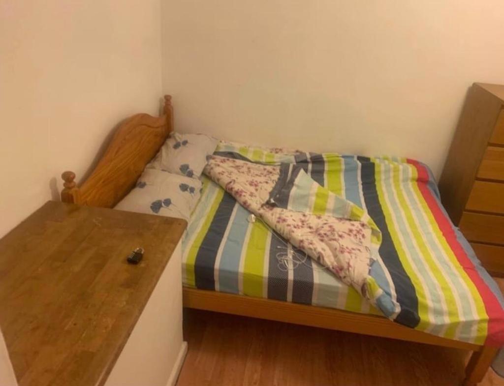 Gazde/Camere de închiriat Arbnb Comfy Sleep Self Catering Private Bedrooms 60 Pound Per Night Per Person Londra
