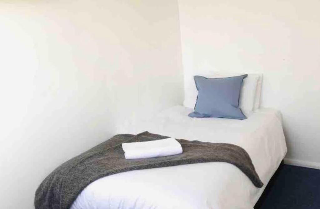 Arbnb Comfy Sleep Self Catering Private Bedrooms 60 Pound Per Night Per Person Gazde/Camere de închiriat *